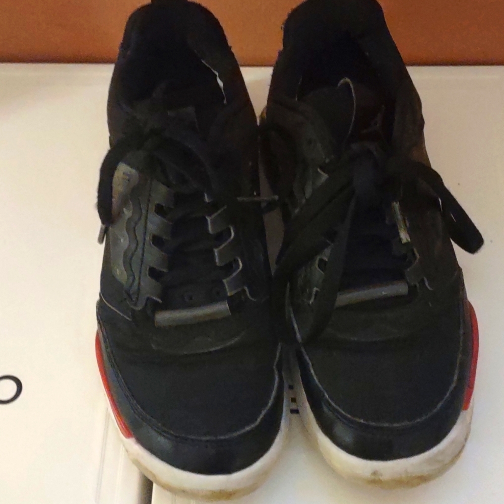 Boys sneakers